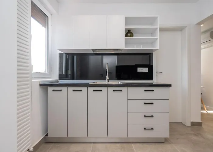 Alfie Center Apartment